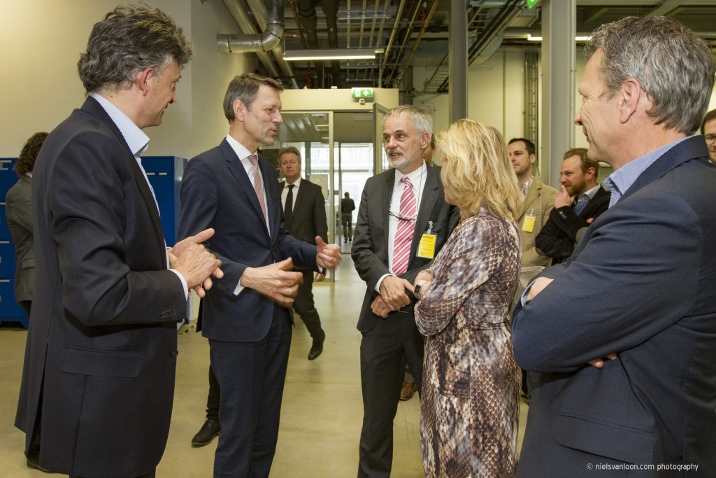 Bussemaker and Schuette visit Solliance - Vintage Gym